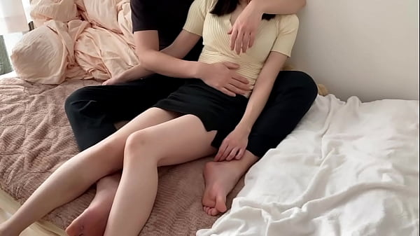 【個人撮影】土曜の午前中仕事へ行く直前の彼女とイチャイチャしてたら中出しsexに発展… /Japanese amateur hentai